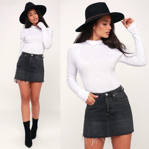 We The Free - Free People Denim Mini Skirt - Picture 2 of 8